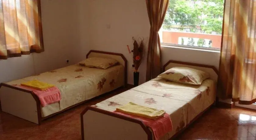 Созополь: Moni Family House