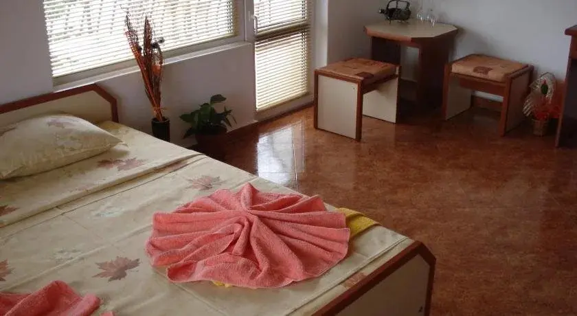 Созополь: Moni Family House