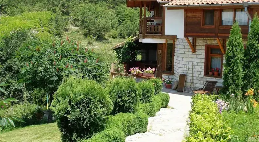 Карджали: Zhivka House