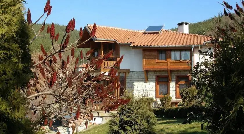 Карджали: Zhivka House