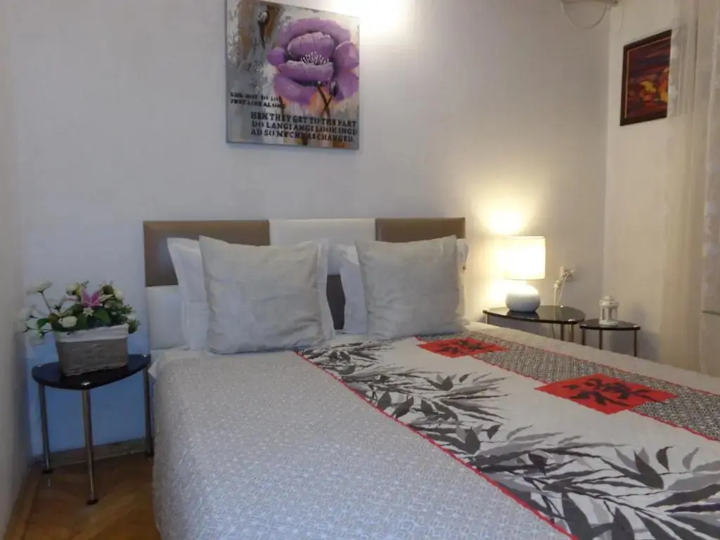 Бургас: Zoya Apartment