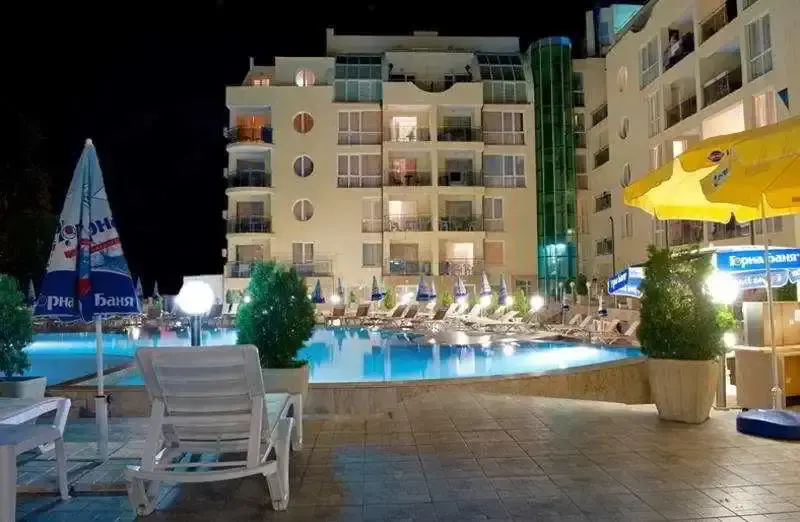 Солнечный берег: Rado`s Apartment in Sea Diamond Aparthotel