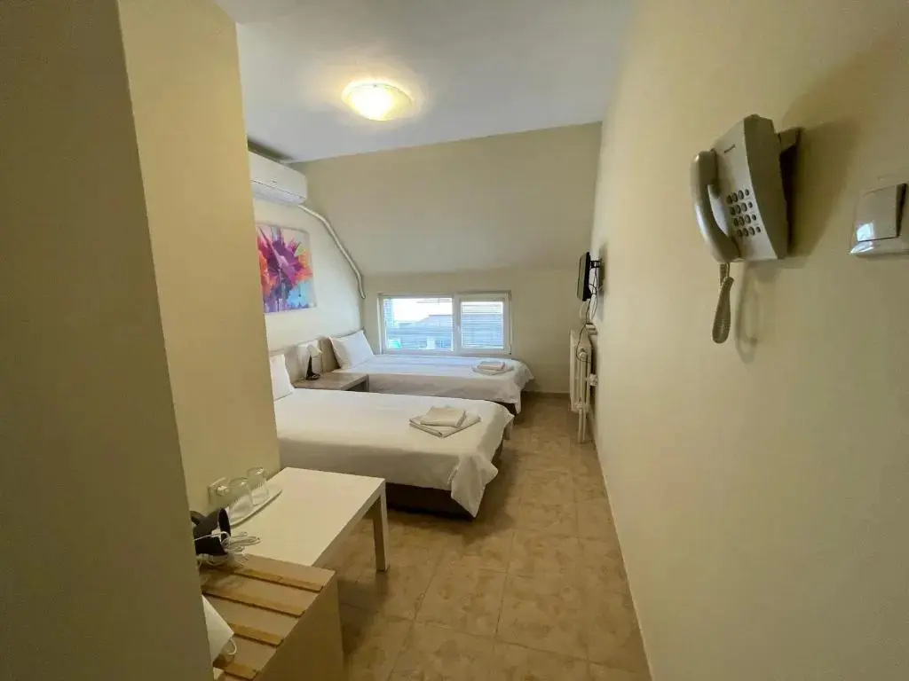 София: Family Hotel Madrid
