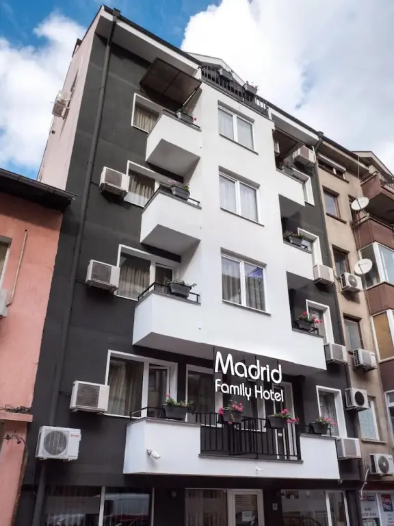 София: Family Hotel Madrid