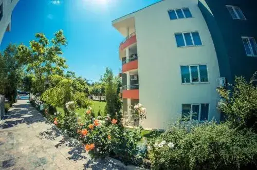 Солнечный берег: GT Green Fort Beach Apartments