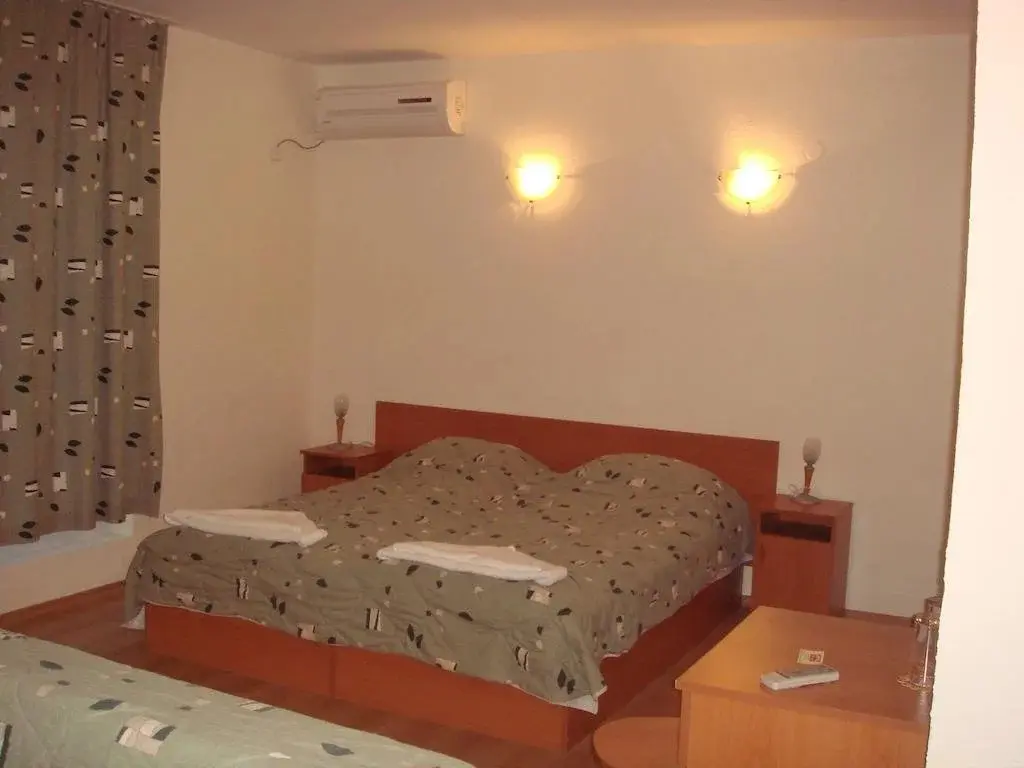 Кранево: Family Hotel Central