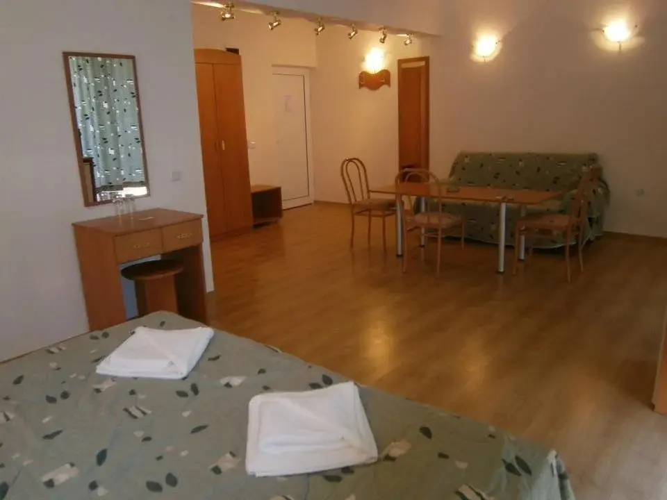 Кранево: Family Hotel Central
