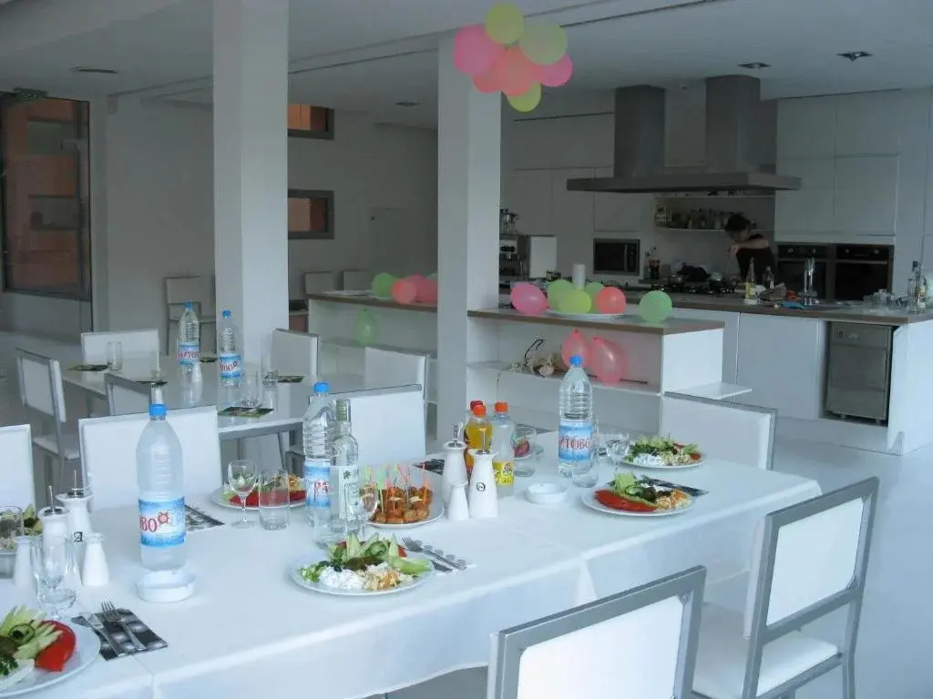Батак: Family Hotel The Body