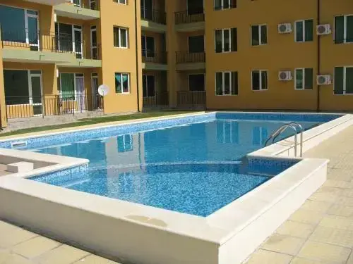 Солнечный берег: Yanis Apartment in Hermes Complex