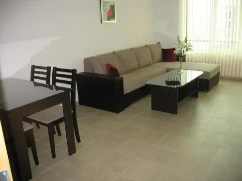Солнечный берег: Yanis Apartment in Hermes Complex