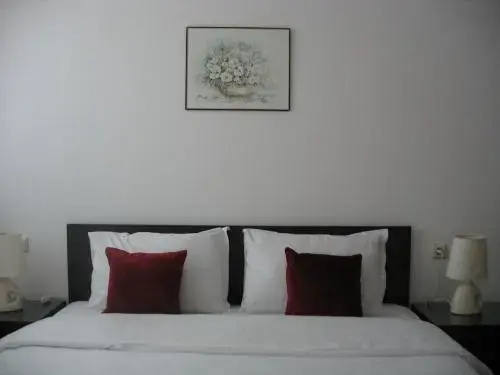 Солнечный берег: Yanis Apartment in Hermes Complex