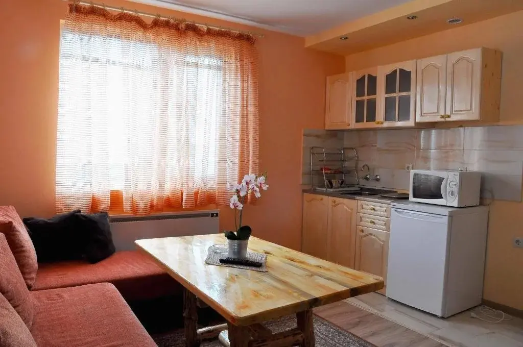 Сапарева баня: Guest House Eli