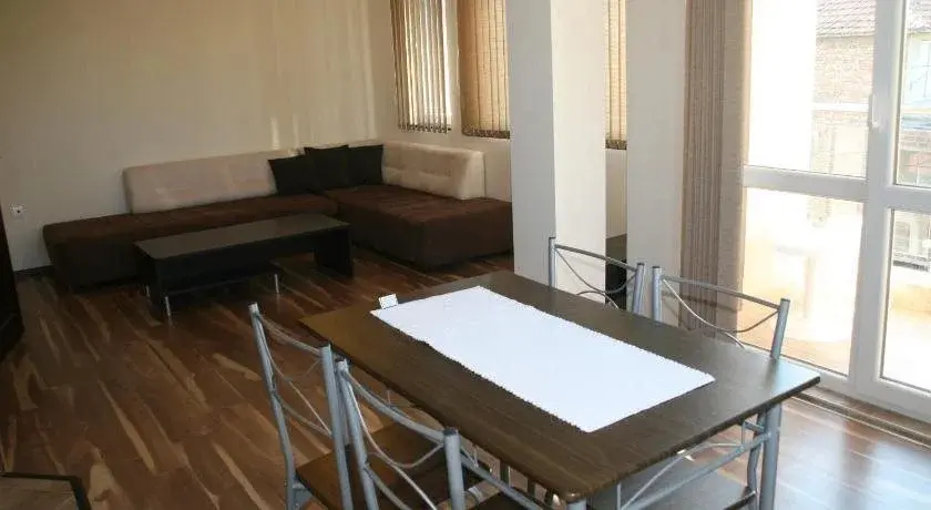 Равда: Ivatea Family Hotel