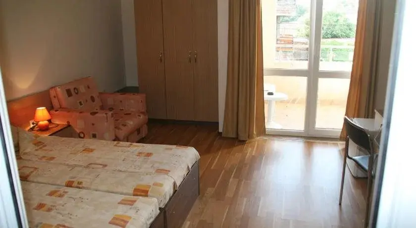 Равда: Ivatea Family Hotel