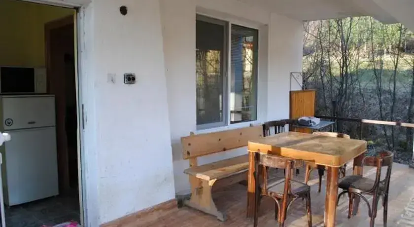 Троян: Pri Popa House
