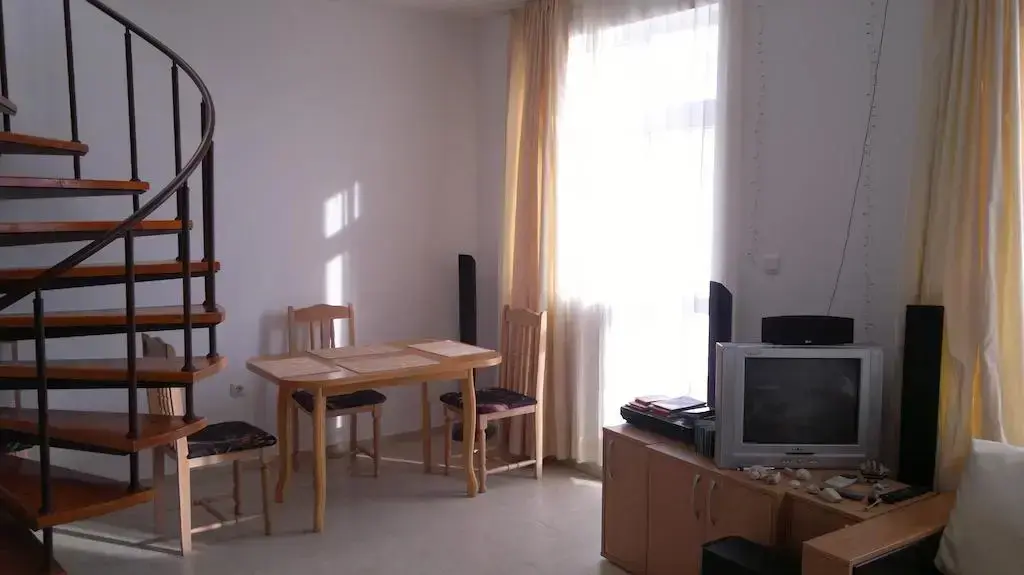 Солнечный берег: Evgeny's Apartment in Sunny Day 2