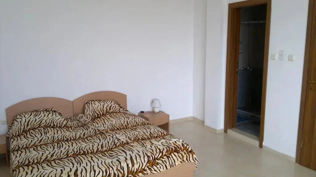 Солнечный берег: Evgeny's Apartment in Sunny Day 2