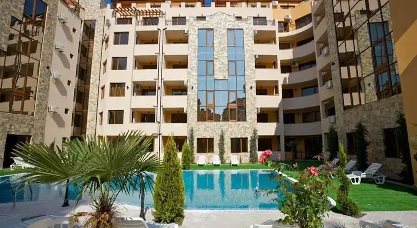 Солнечный берег: GT Emerald Paradise Apartments