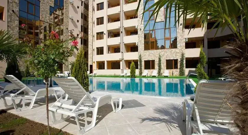 Солнечный берег: GT Emerald Paradise Apartments