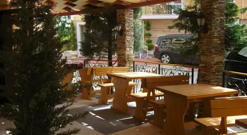 Солнечный берег: GT Emerald Paradise Apartments