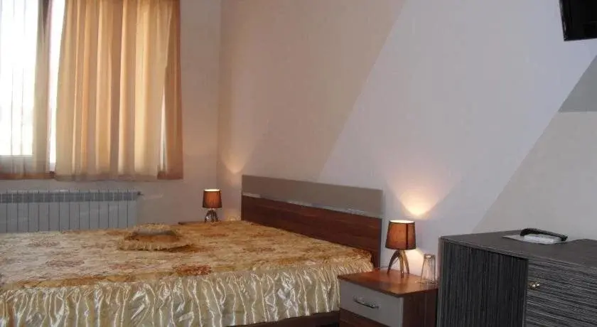 Черноморец: Family Hotel Malibu