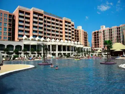 Солнечный берег: GT Royal Beach Apartments