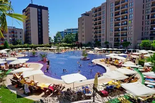Солнечный берег: GT Royal Beach Apartments