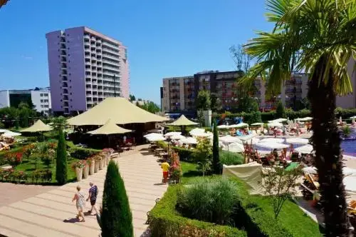 Солнечный берег: GT Royal Beach Apartments