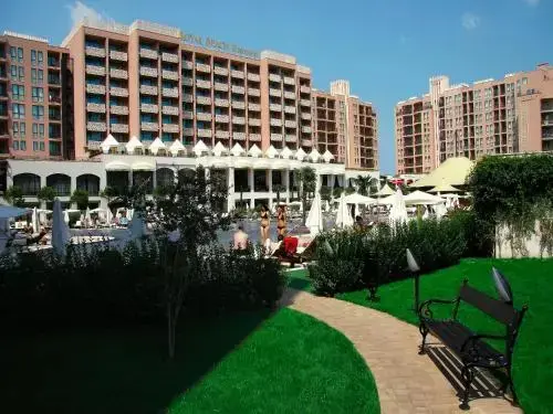 Солнечный берег: GT Royal Beach Apartments