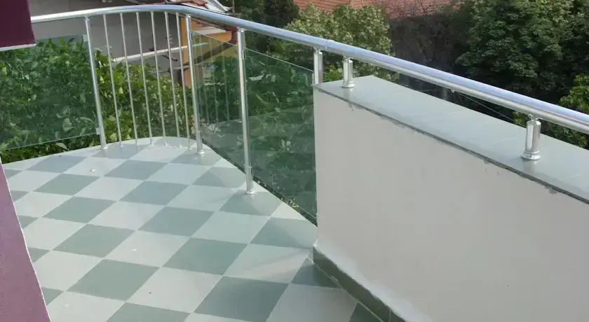 Черноморец: Stedy Guest House
