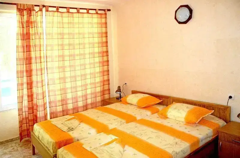 Китен: Hotel Svetlina