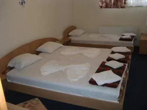 Китен: Hotel Svetlina