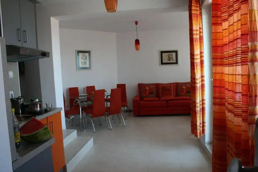 Китен: Kapriz Apartment