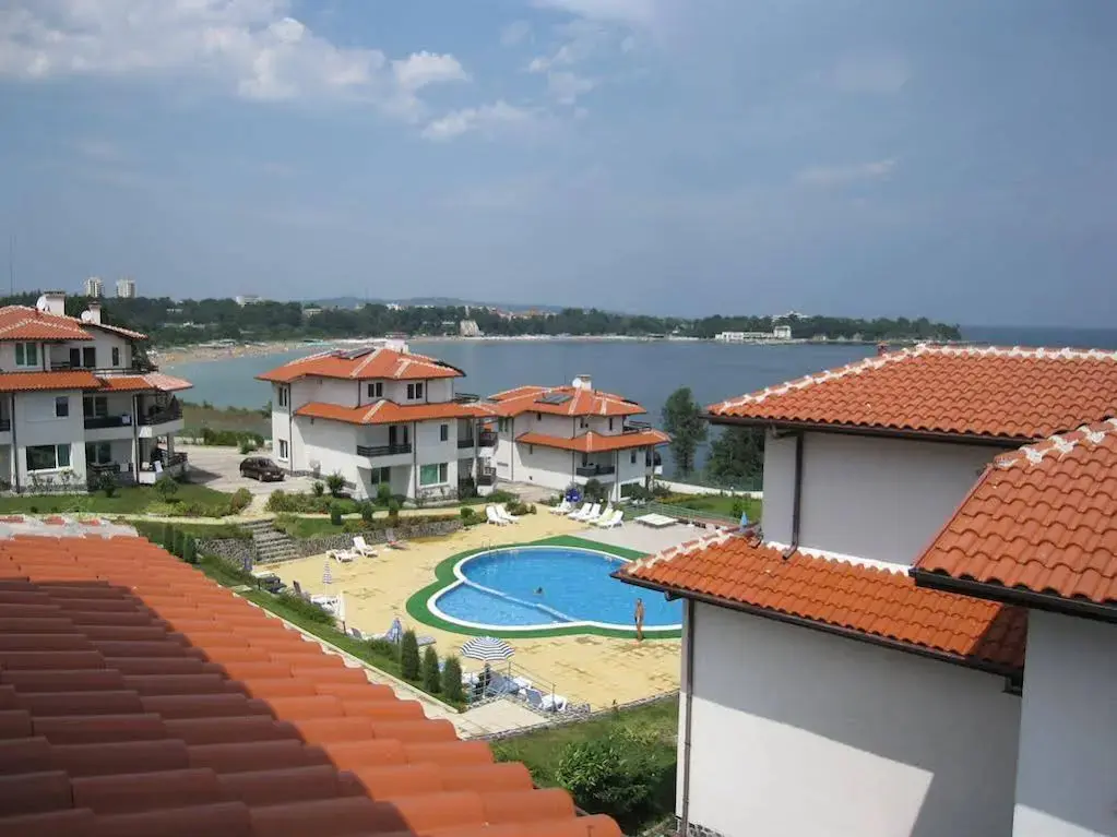 Китен: Kapriz Apartment