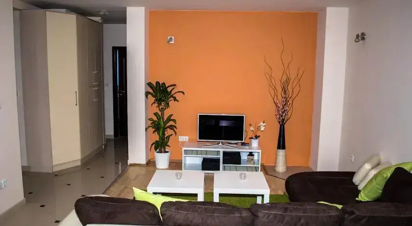 София: Happy Home Apartment