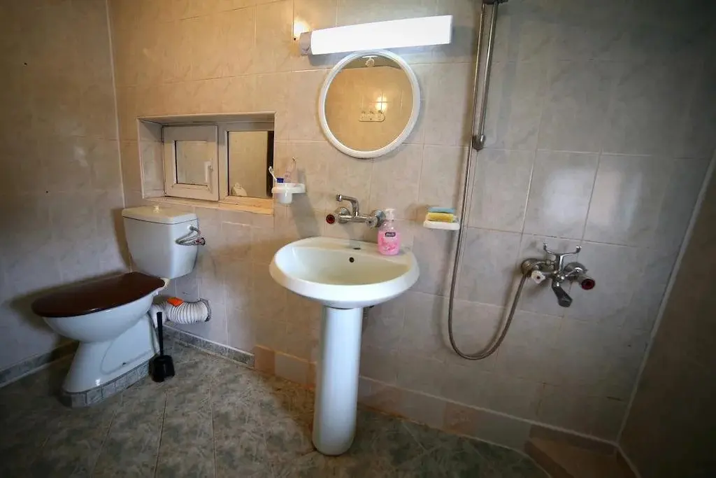 София: Moto Guest House