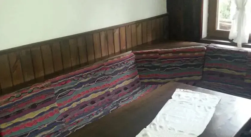 Чепеларе: The Old Mountain House