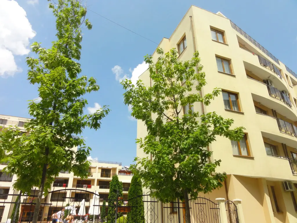 Солнечный берег: Sandapart Sunny Victory Apartments