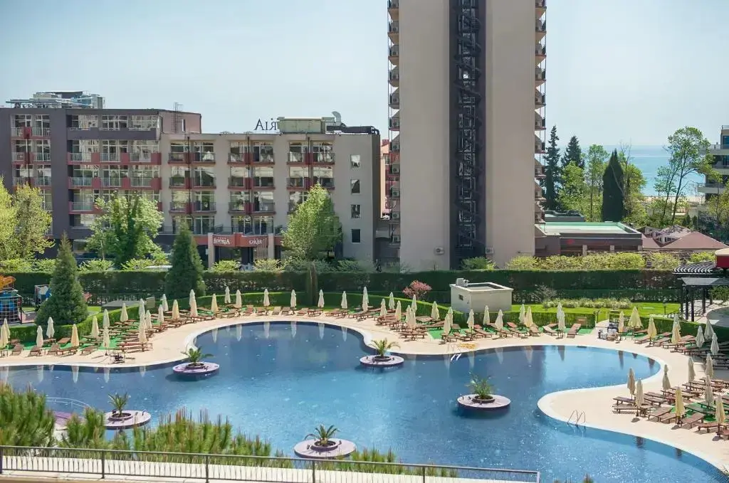 Солнечный берег: Royal Beach Apartments