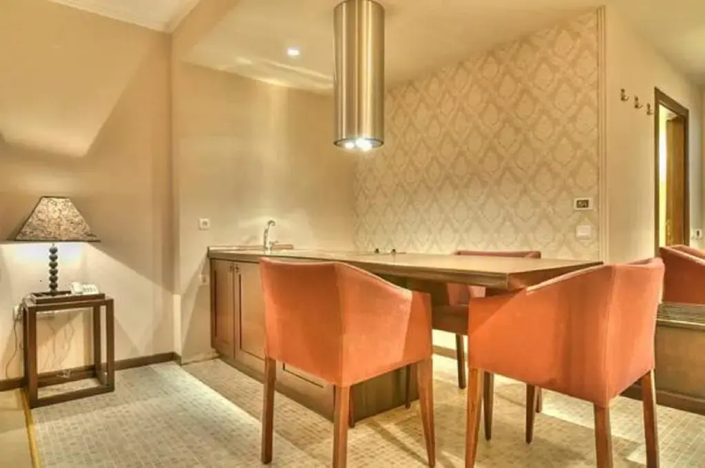 Солнечный берег: Royal Beach Apartments