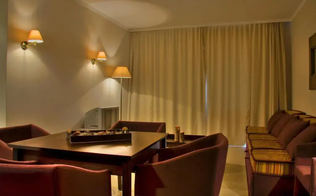 Солнечный берег: Royal Beach Apartments