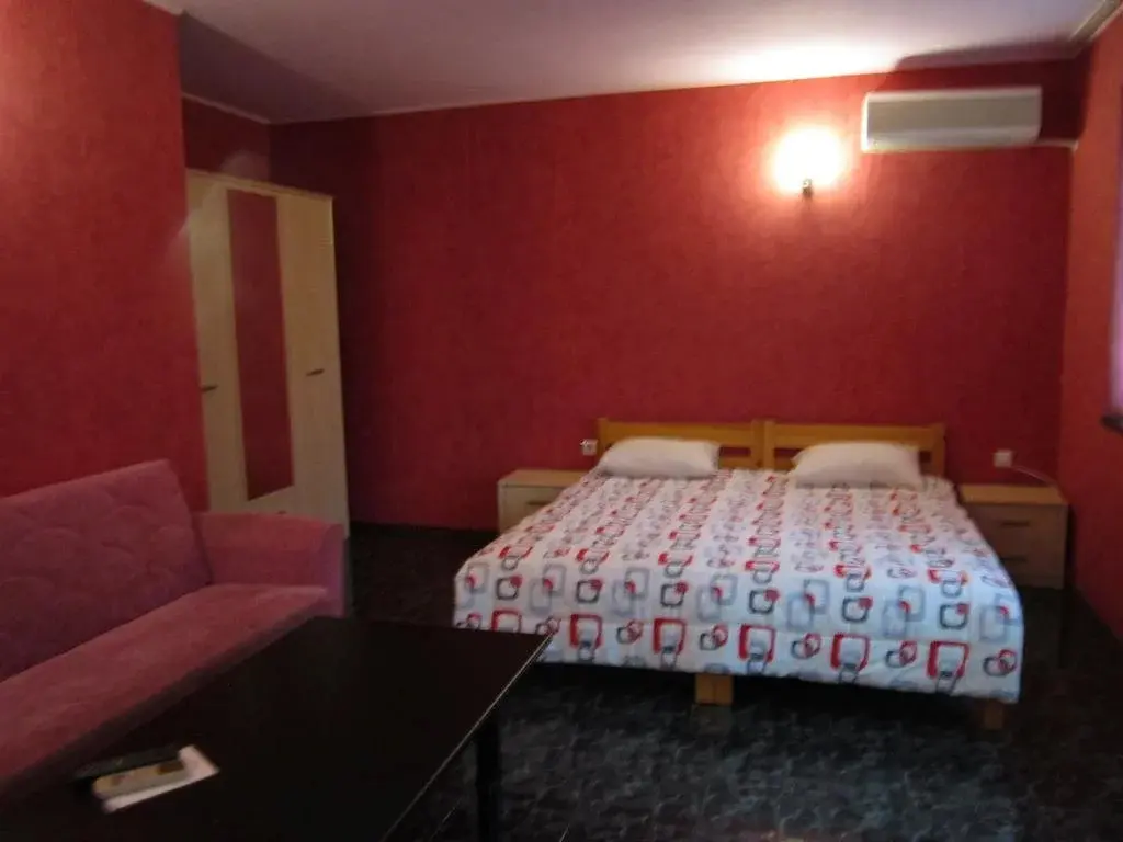 Карджали: Guest House Dobrev