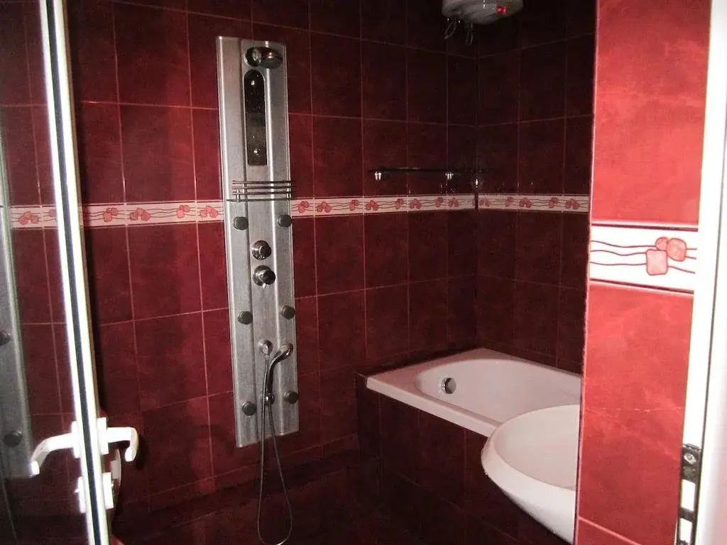 Карджали: Guest House Dobrev