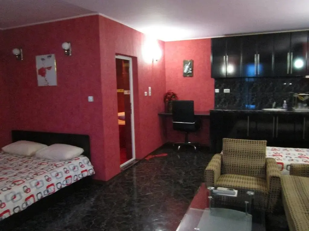 Карджали: Guest House Dobrev