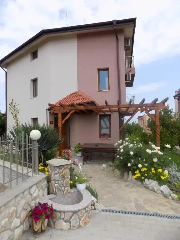 Созополь: Zenith Guest House