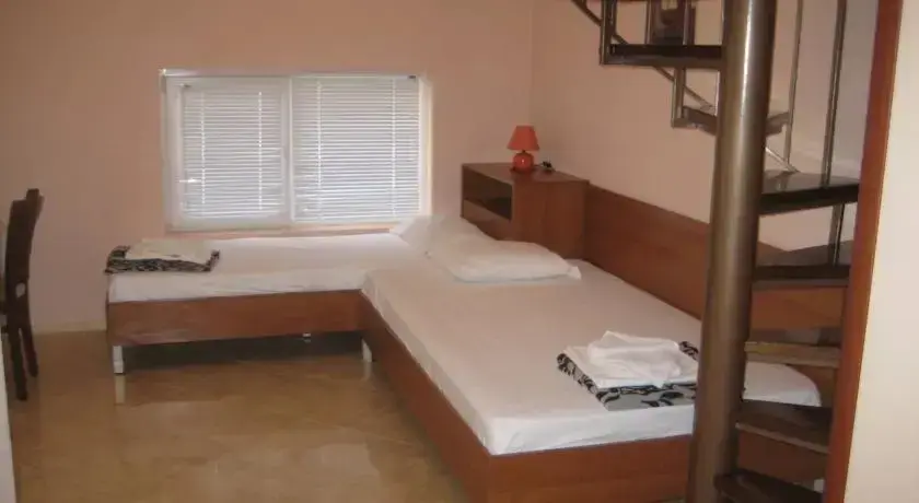 Поморие: Ahinora Apartments