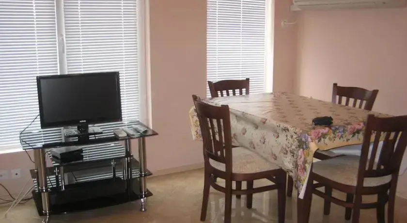 Поморие: Ahinora Apartments