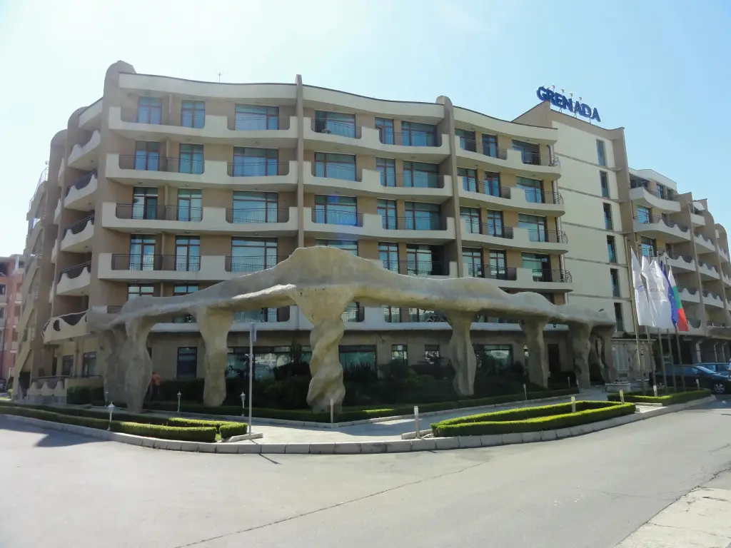 Солнечный берег: Sandapart Grenada Apartments