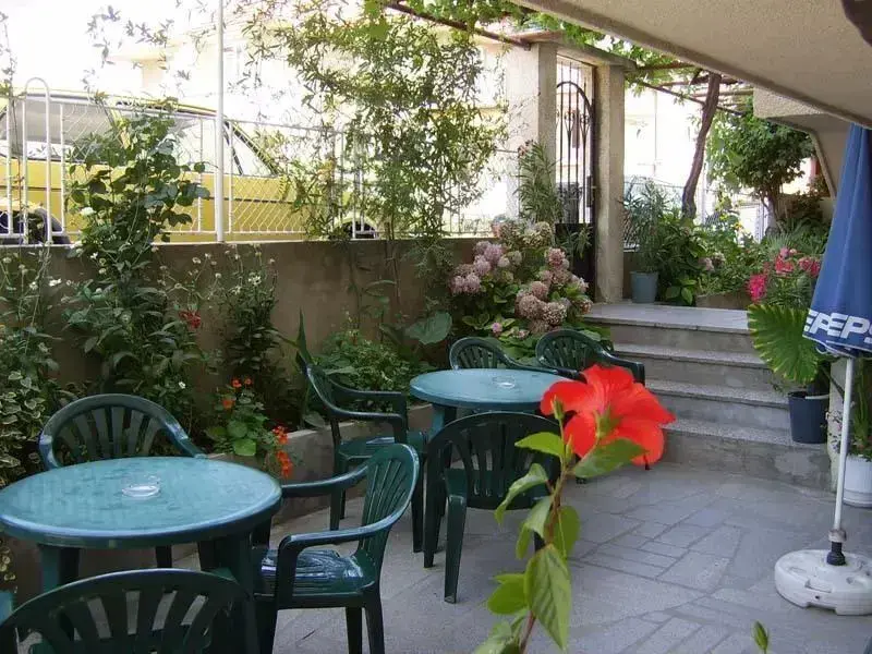 Созополь: Keni Guest House