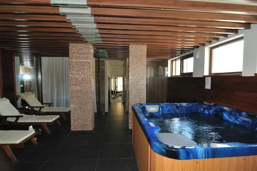 Солнечный берег: Harmony Suites 1
